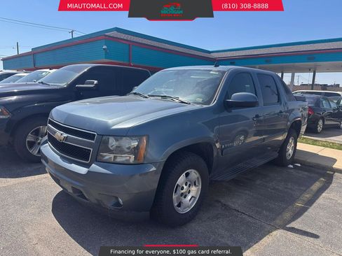 Used 2008 Chevrolet Avalanche LT w/ Convenience Package #1 AWD/4WD image 2