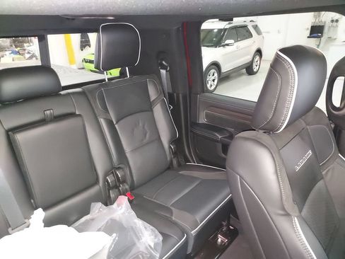 New 2026 RAM 2500 Laramie AWD/4WD image 14