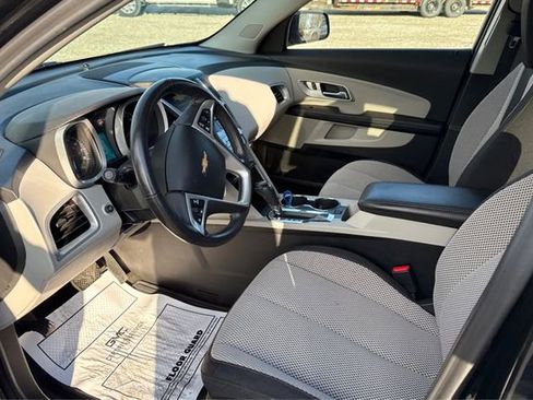 Used 2017 Chevrolet Equinox LT w/ Convenience Package image 9