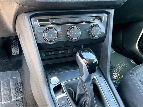 Used 2022 Volkswagen Tiguan S image 26