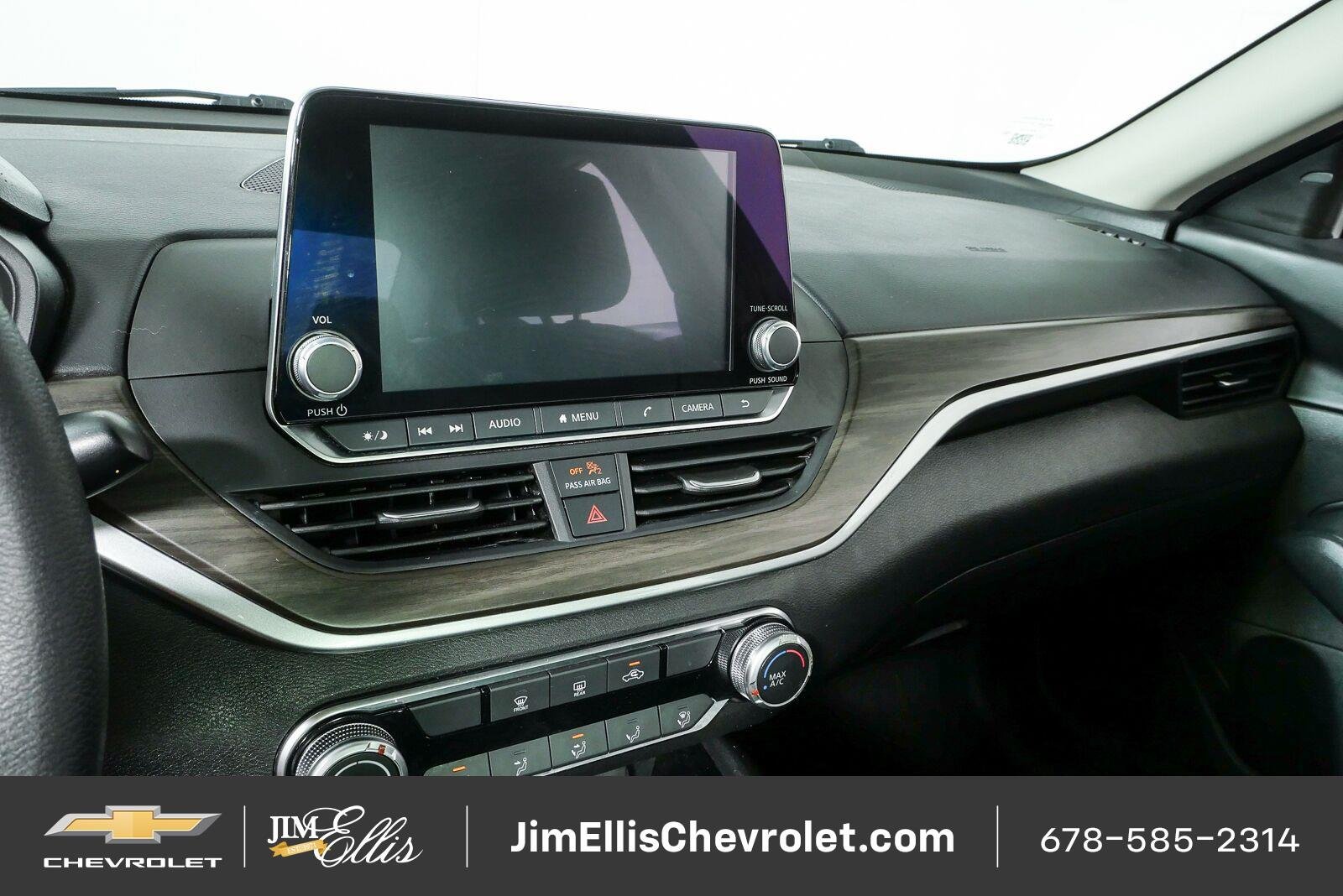 Used 2024 Nissan Altima 2.5 SV FWD image 13