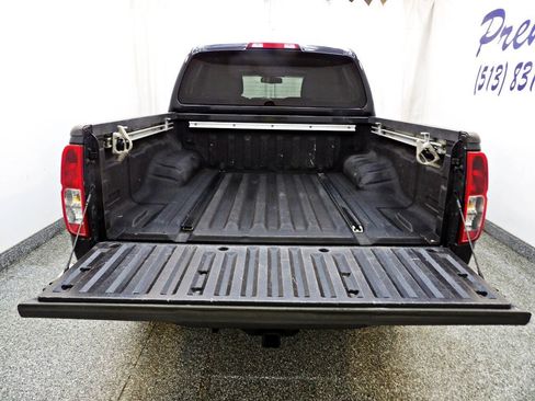 Used 2012 Nissan Frontier SV w/ SV Premium Utility Pkg AWD/4WD image 8