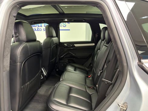Used 2016 Porsche Cayenne GTS image 32