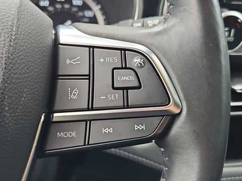 Used 2021 Toyota Highlander XSE FWD image 27