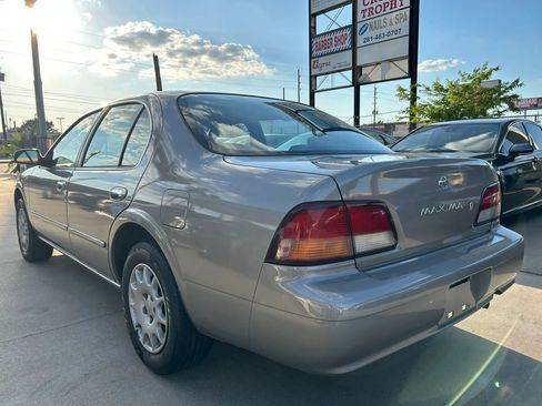 Used 1999 Nissan Maxima SE FWD image 3