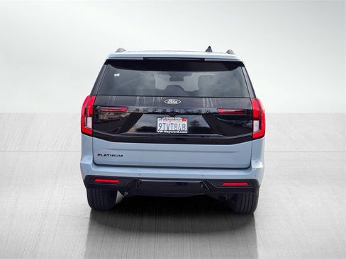 Used 2025 Ford Expedition Platinum w/ Stealth Appearance Package image 5