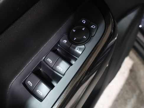 Used 2023 GMC Acadia SLT w/ Preferred Package image 17