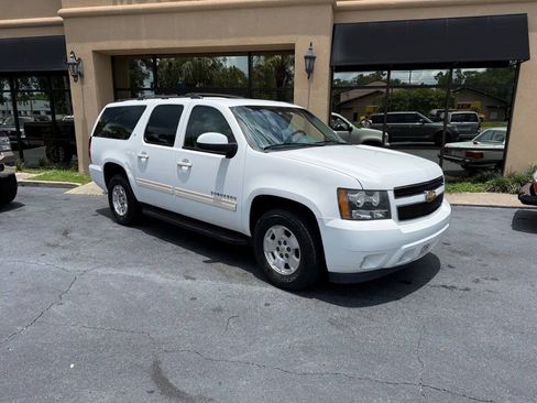 Used 2012 Chevrolet Suburban LT RWD image 1
