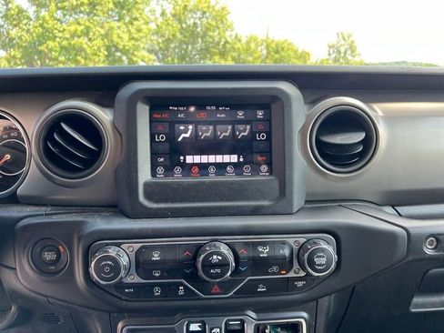 Used 2021 Jeep Wrangler Unlimited Sport image 23