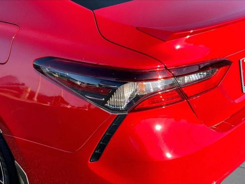 Used 2021 Toyota Camry SE FWD image 29