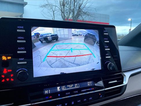 Certified 2021 Toyota Sienna XLE image 13