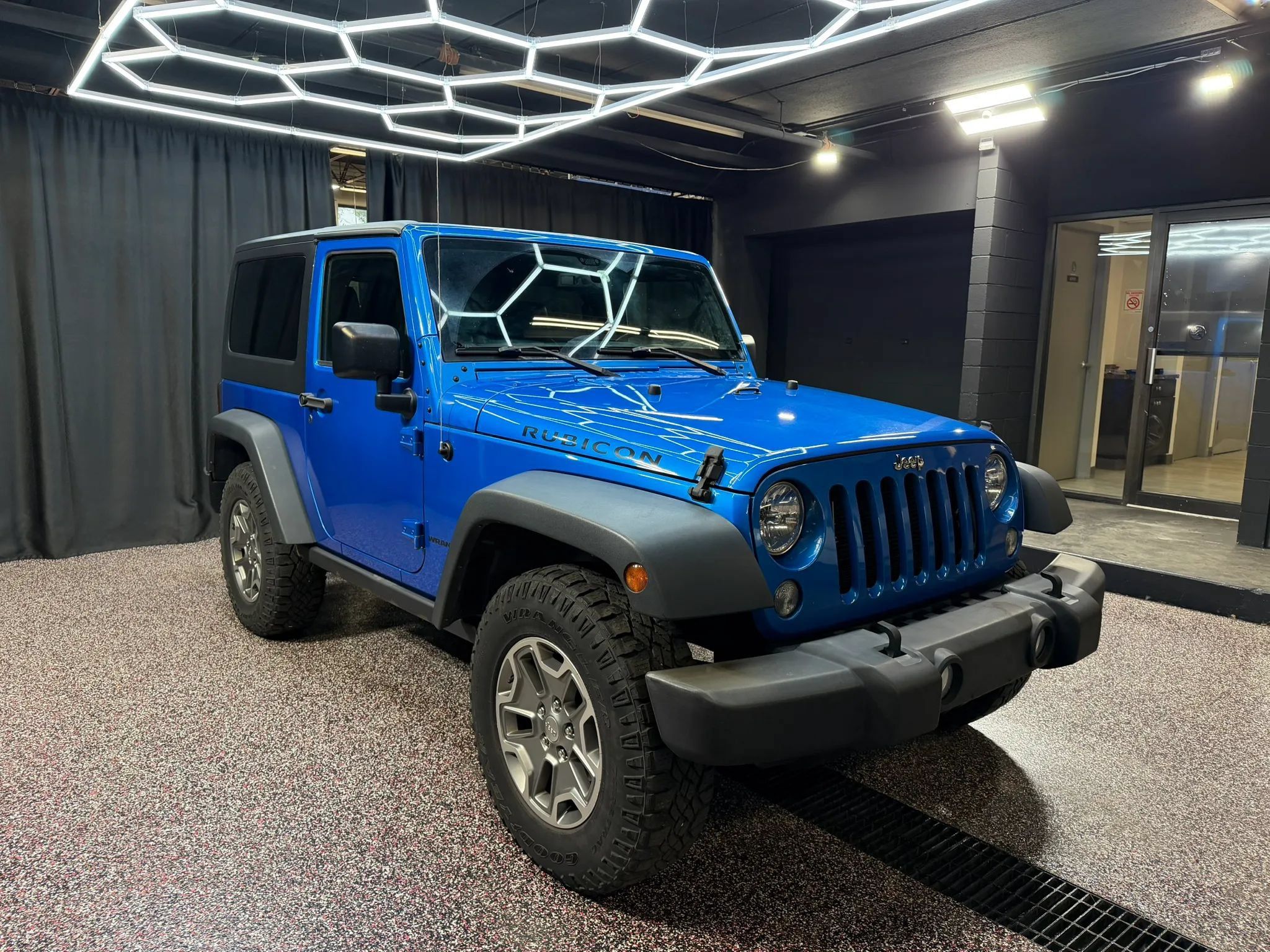 Used 2016 Jeep Wrangler Rubicon w/ Dual Top Group AWD/4WD image 10