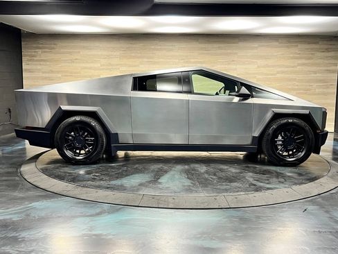 Used 2025 Tesla Cybertruck Cyberbeast AWD/4WD image 22