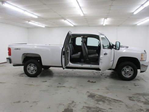 Used 2013 Chevrolet Silverado 2500 W/T AWD/4WD image 19