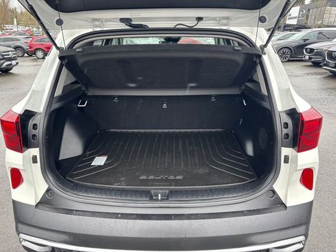 Used 2021 Kia Seltos SX w/ SX Sunroof Package image 11