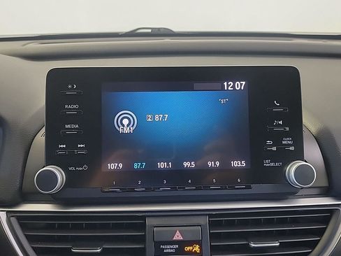 Used 2018 Honda Accord LX image 26