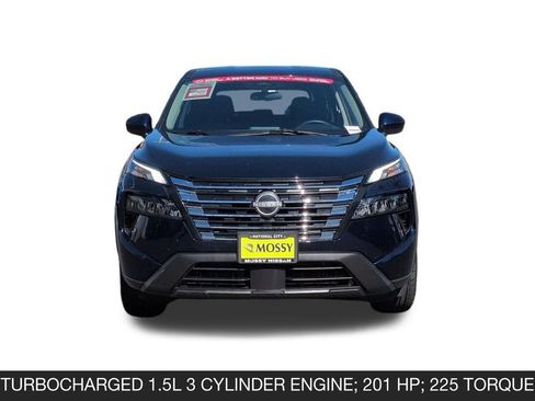 Certified 2025 Nissan Rogue SV FWD image 4