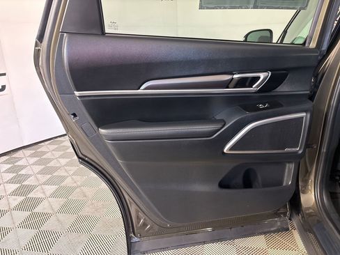 Used 2025 Kia Telluride S image 21