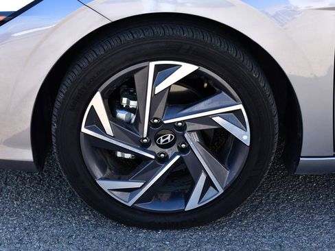Used 2025 Hyundai Elantra Sport FWD image 6