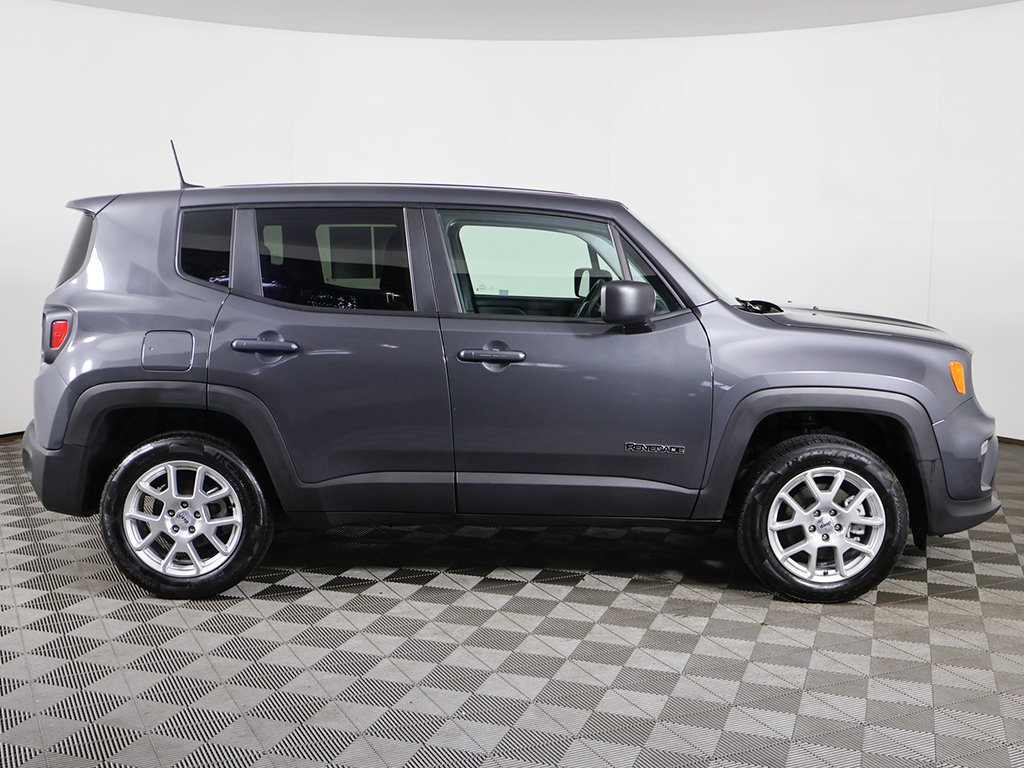 Used 2023 Jeep Renegade Latitude AWD/4WD image 17