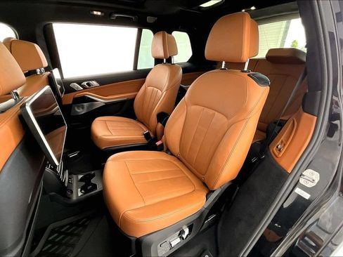 Used 2020 BMW X7 M50i w/ Dynamic Handling Package AWD/4WD image 32