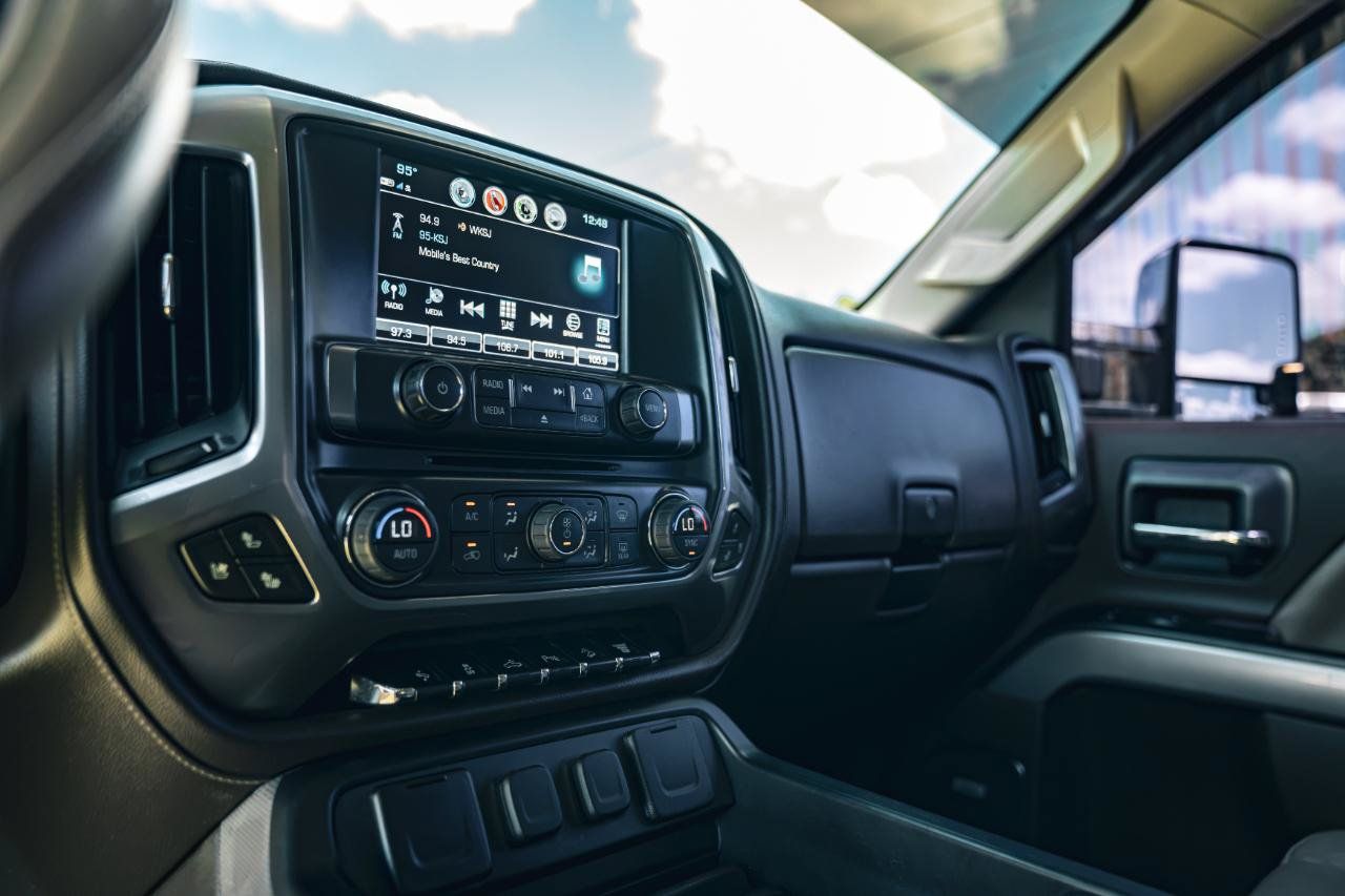 Used 2019 Chevrolet Silverado 2500 LTZ w/ Duramax Plus Package AWD/4WD image 25