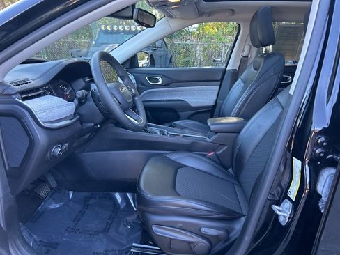 Certified 2022 Jeep Compass Latitude w/ Sun and Sound Group image 9