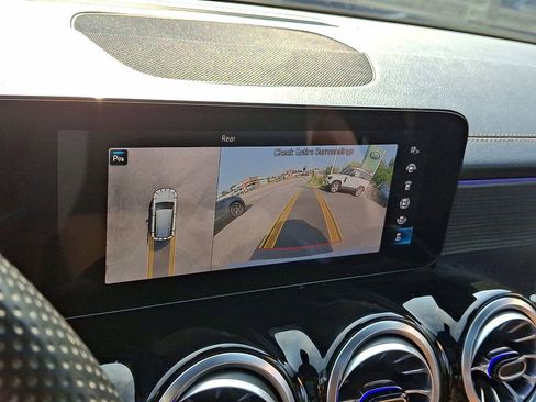 Used 2022 Mercedes-Benz GLB 35 AMG 4MATIC image 24