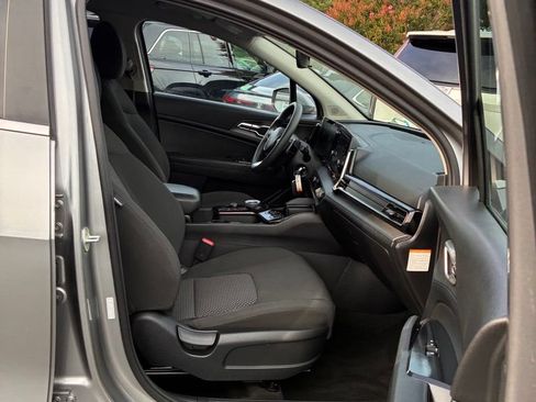 Used 2023 Kia Sportage LX AWD/4WD image 20