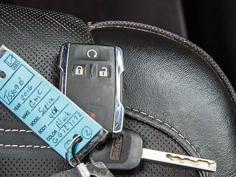 Used 2016 GMC Sierra 1500 Denali w/ Enhanced Driver Alert Package image 24