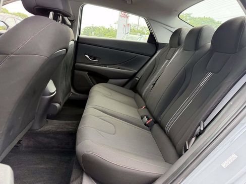 Used 2023 Hyundai Elantra SEL w/ Convenience Package FWD image 13