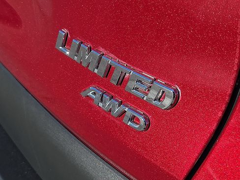 Used 2021 Toyota RAV4 Limited w/ Limited Grade Weather Package AWD/4WD image 8