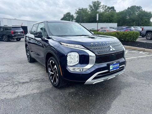Used 2023 Mitsubishi Outlander SE AWD/4WD image 9