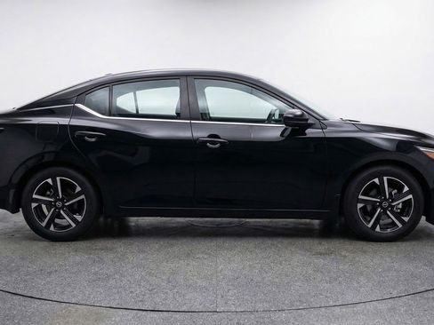 Used 2025 Nissan Sentra SV FWD image 11