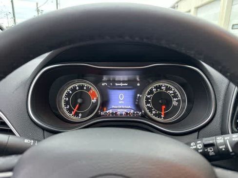 Used 2022 Jeep Cherokee Limited AWD/4WD image 15
