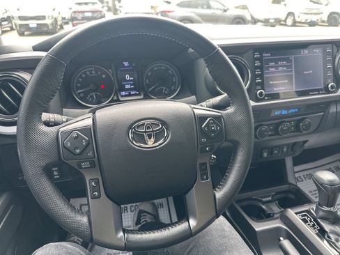 Used 2022 Toyota Tacoma TRD Sport w/ Black Out Package (TMS) AWD/4WD image 38
