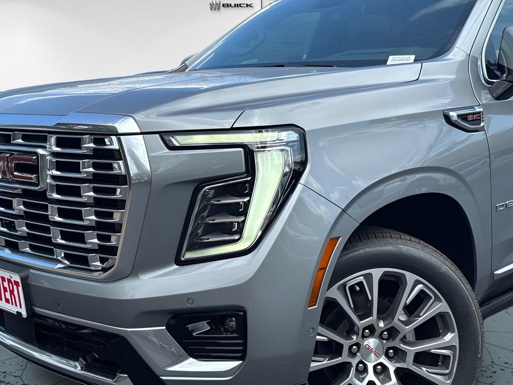 New 2026 GMC Yukon Denali w/ Sun & Power Step Package AWD/4WD image 3