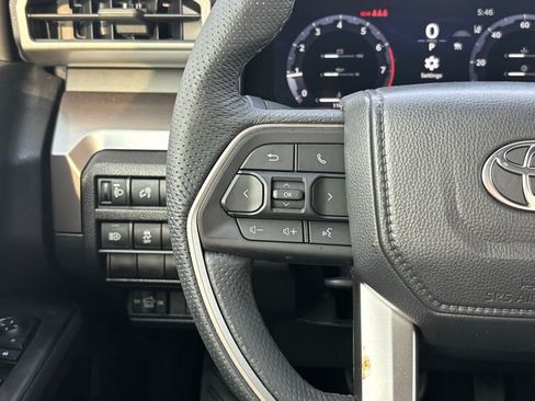 Used 2025 Toyota Tacoma TRD Off-Road image 16