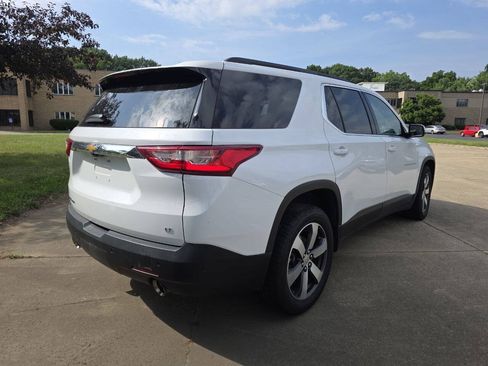 Used 2020 Chevrolet Traverse LT w/ LT Premium Package AWD/4WD image 5