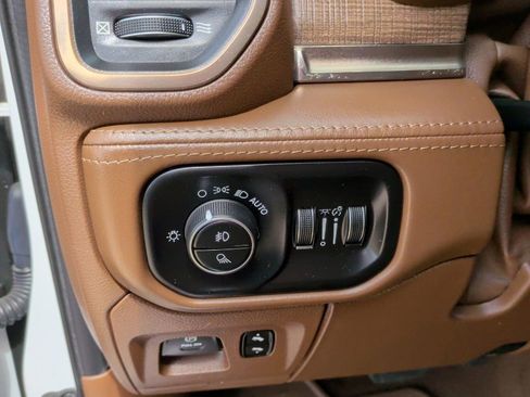 Used 2019 RAM 1500 Limited image 16