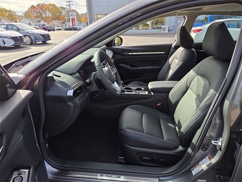 New 2025 Nissan Altima 2.5 SL image 5