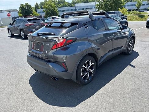 Used 2021 Toyota C-HR XLE FWD image 10