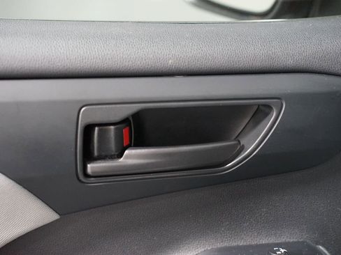 Certified 2024 Toyota Highlander LE FWD image 33
