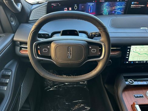 New 2025 Lincoln Navigator Black Label image 13