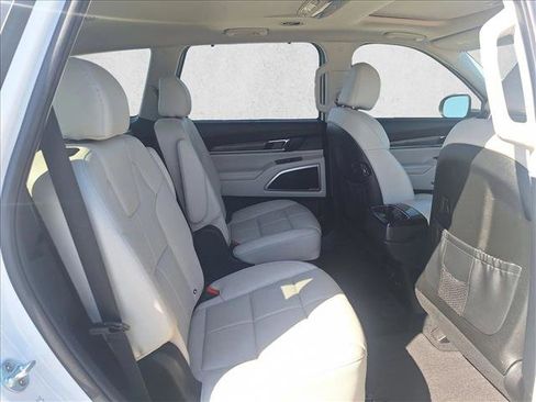 Used 2020 Kia Telluride EX w/ EX Premium Package image 18