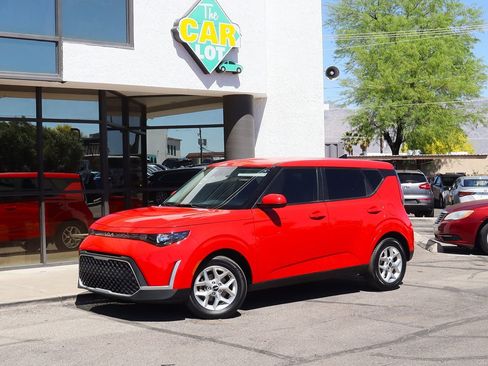 Used 2024 Kia Soul LX w/ Option Group 015 image 3