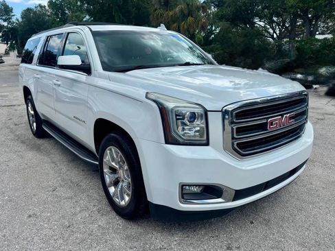 Used 2016 GMC Yukon XL SLT w/ Open Road Package RWD image 10