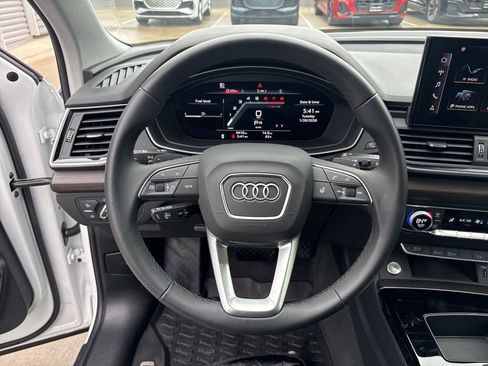 Used 2025 Audi Q5 2.0T Premium w/ Convenience Plus Package image 21