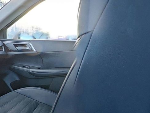 Used 2024 Mitsubishi Outlander SE image 28