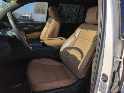 Certified 2023 Cadillac Escalade Sport w/ Touring Package image 18